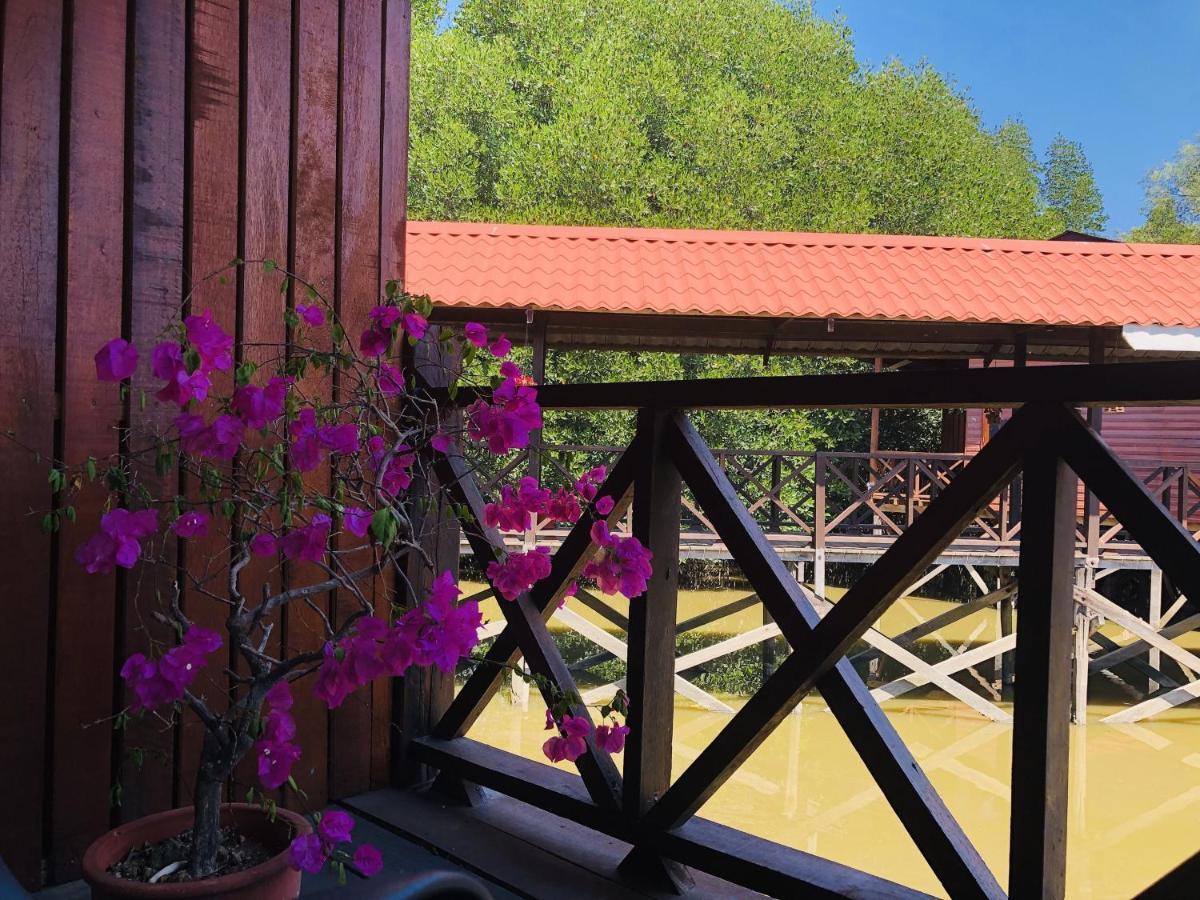 Gayang Friendly Water House Homestay Kota Kinabalu Exterior foto
