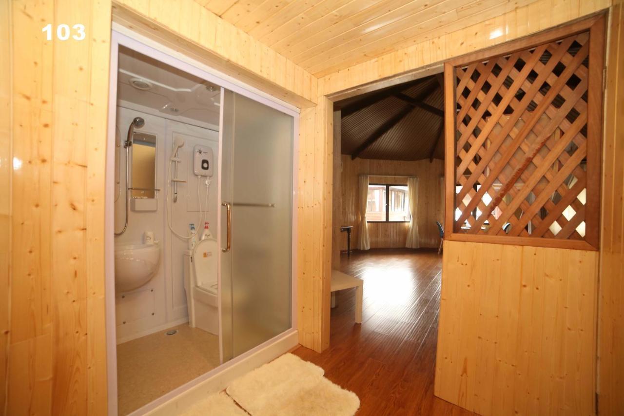 Gayang Friendly Water House Homestay Kota Kinabalu Exterior foto