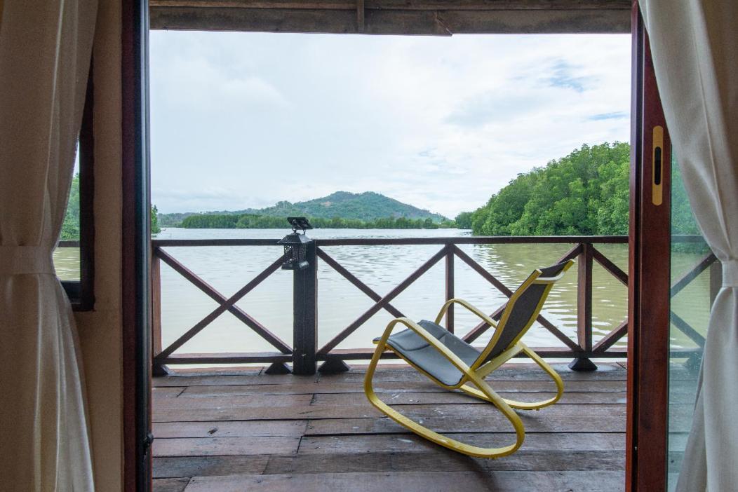 Gayang Friendly Water House Homestay Kota Kinabalu Exterior foto