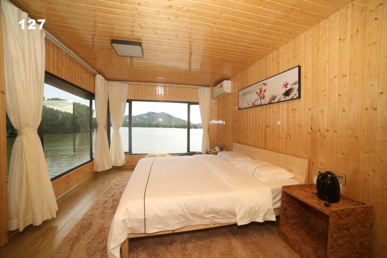 Gayang Friendly Water House Homestay Kota Kinabalu Exterior foto